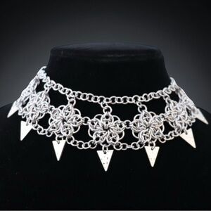 Chainmaille Choker Necklace Flower Pattern w/ Hammered Triangle Charms